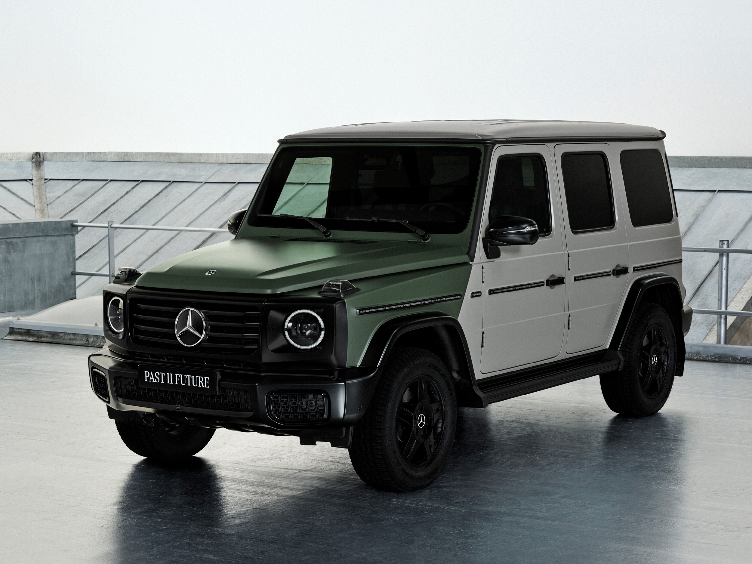 Classe G "Past II Future" vista da una prospettiva trequarti frontale