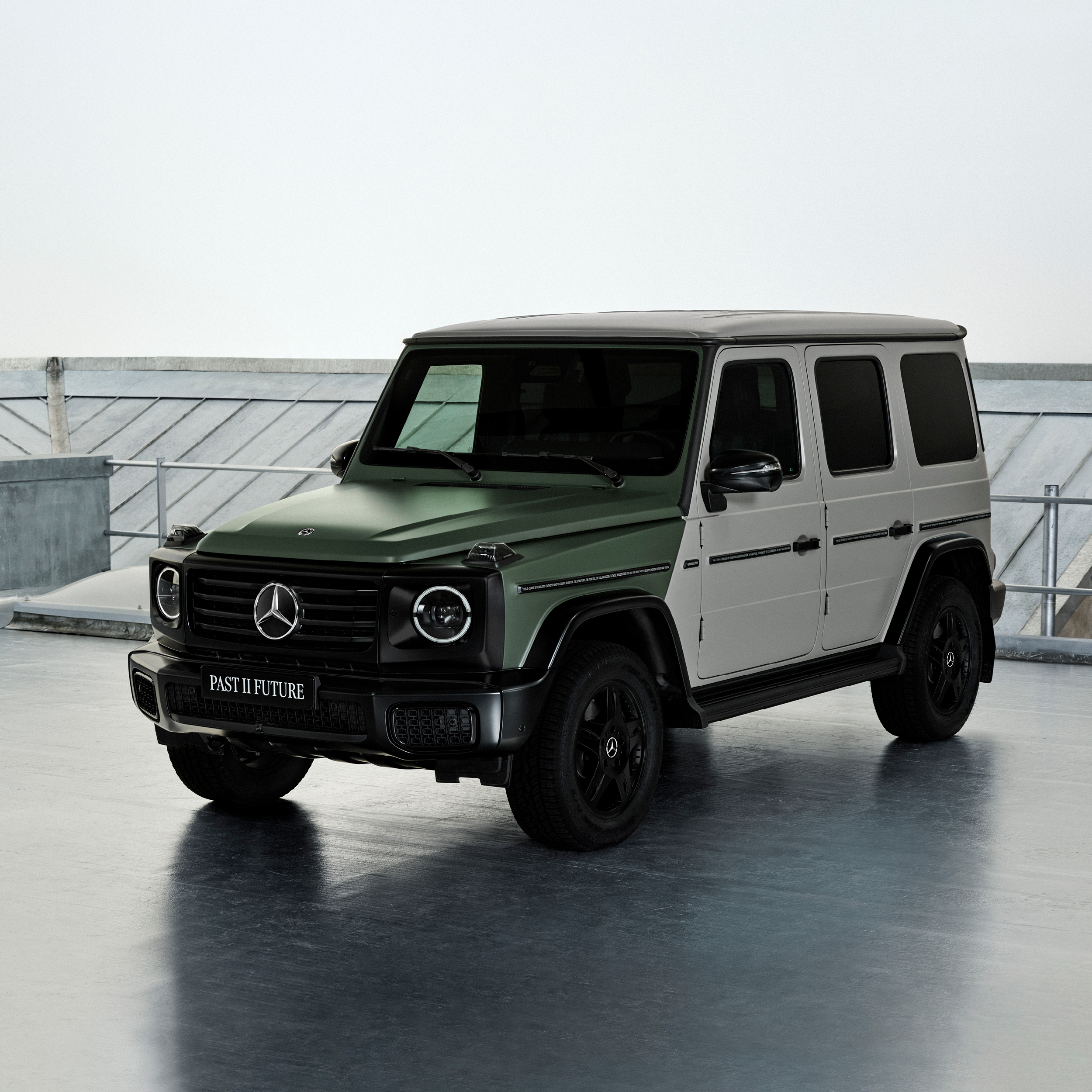 Classe G "Past II Future" | Mercedes-Benz Classe G "Past II Future" vista da una prospettiva trequarti frontale
