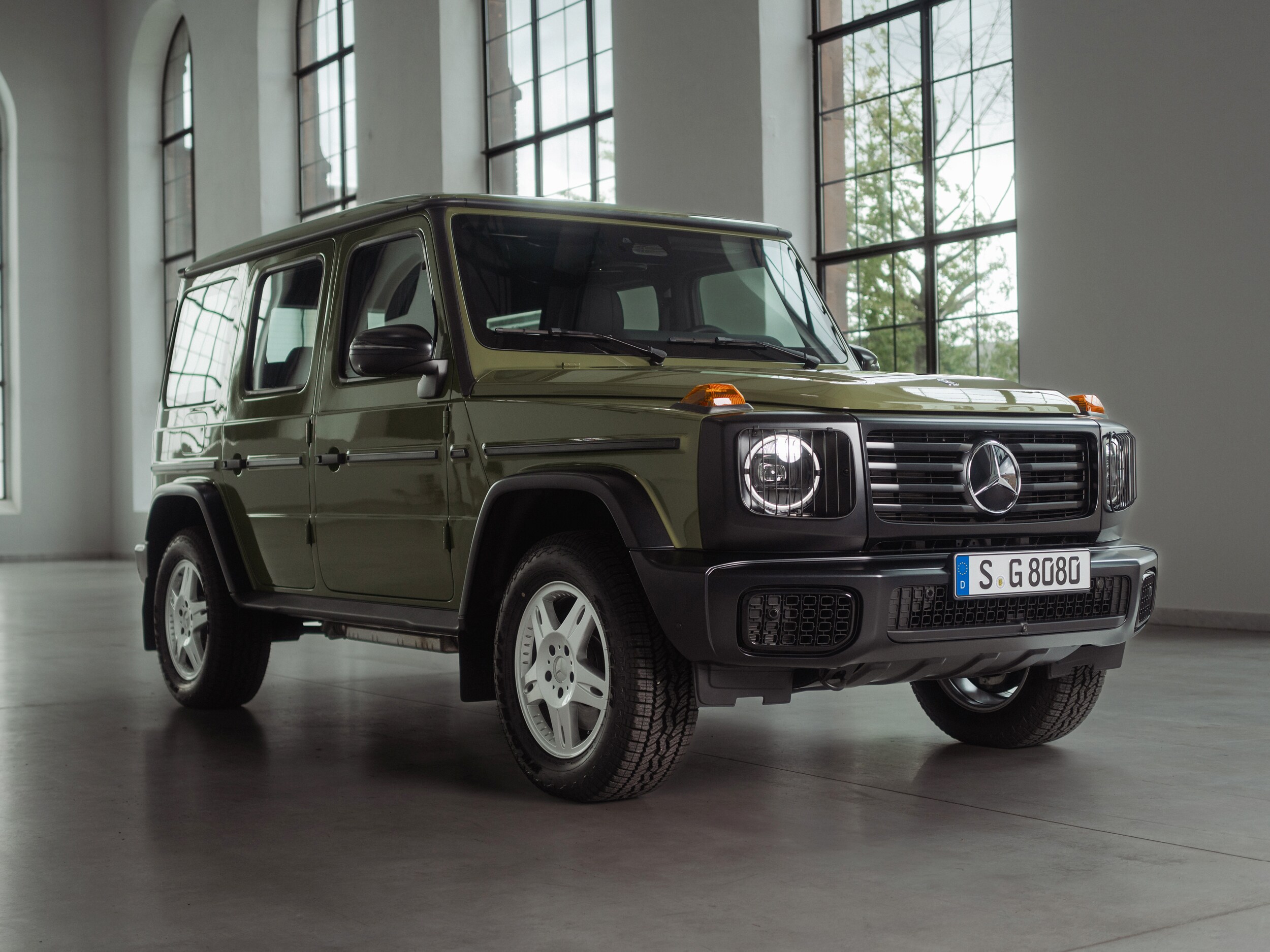 Classe G Stronger than 80s vista trequarti frontale