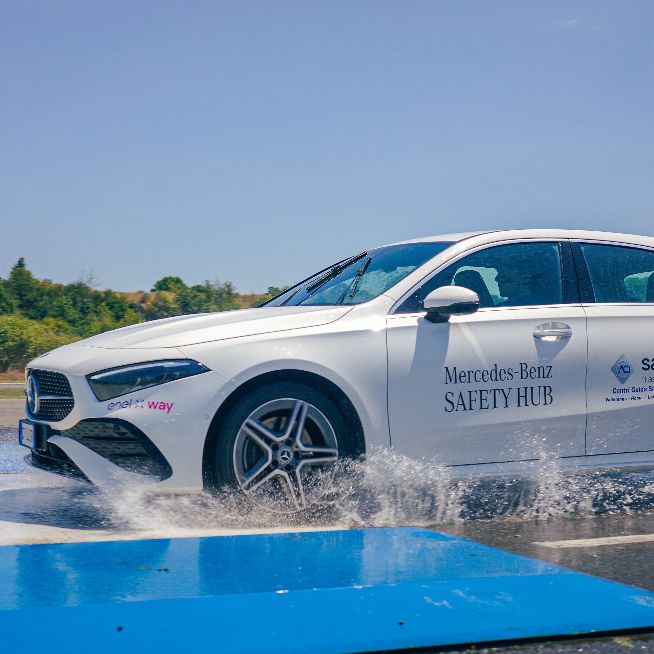 Mercedes-Benz Classe A impiegata in un corso di guida sicura