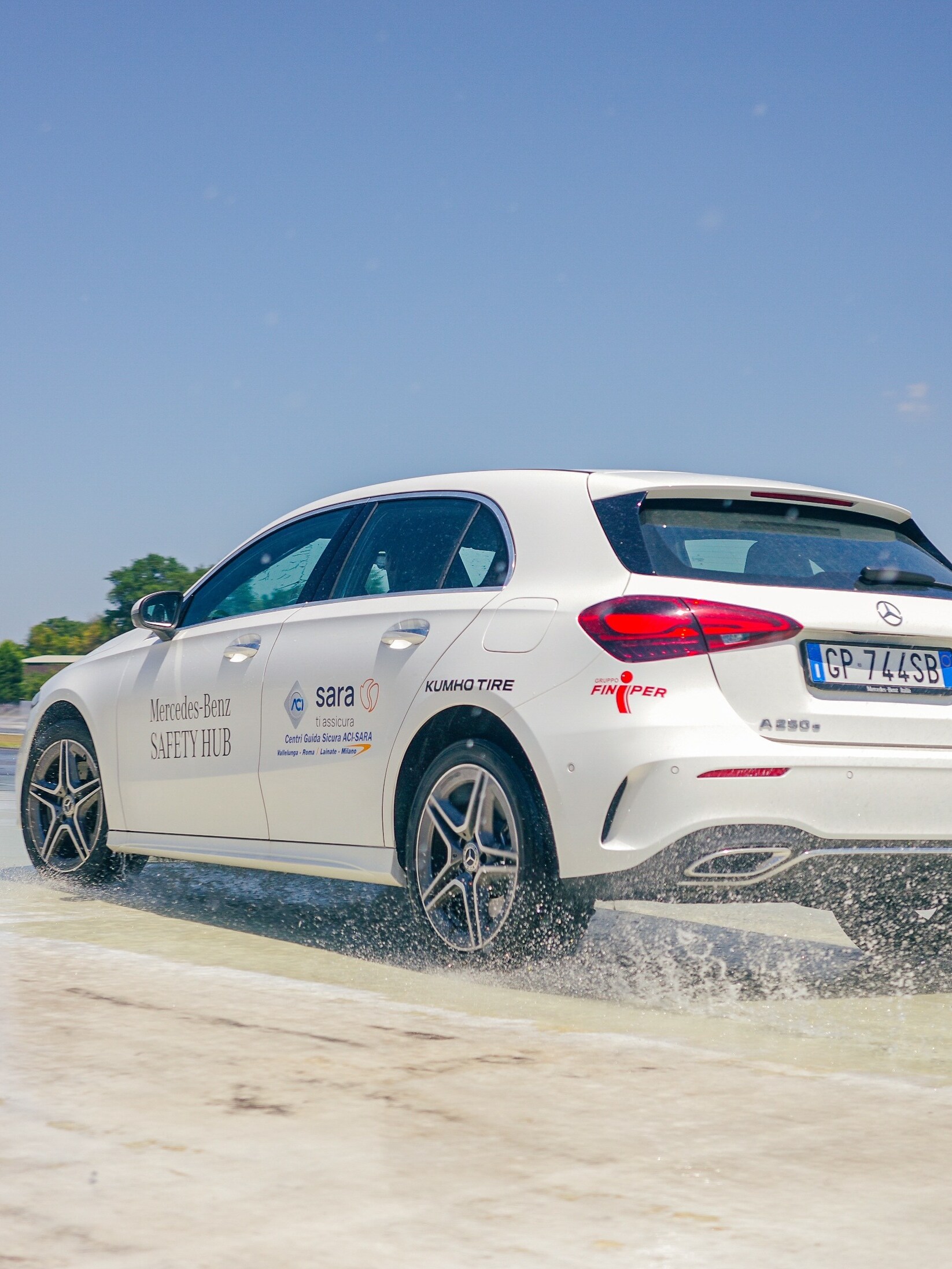 Mercedes-Benz Classe A trequarti posteriore impiegata nei corsi ACI Guida Sicura