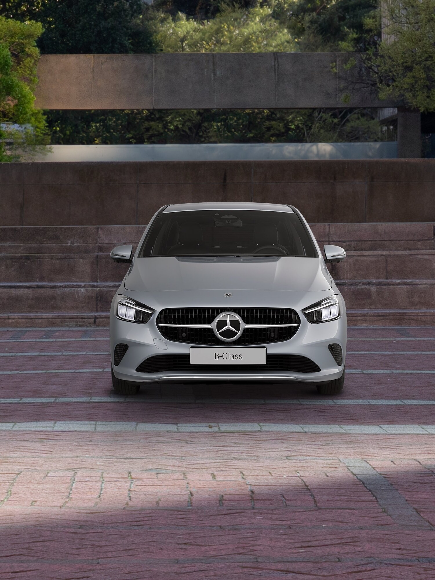 Classe B Street Edition frontale in colorazione grigia