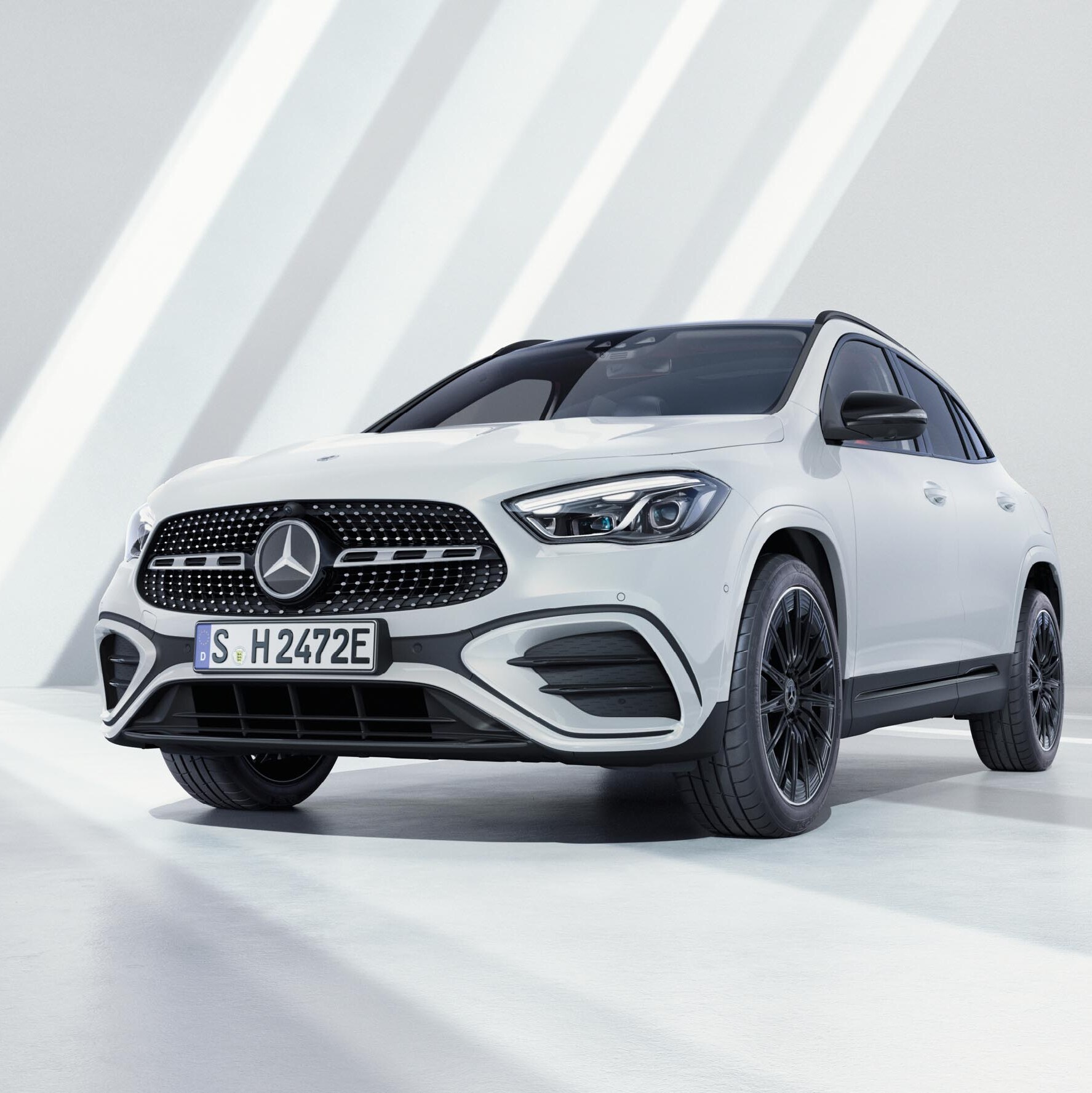 GLA di Mercedes-Benz da una prospettiva anteriore.