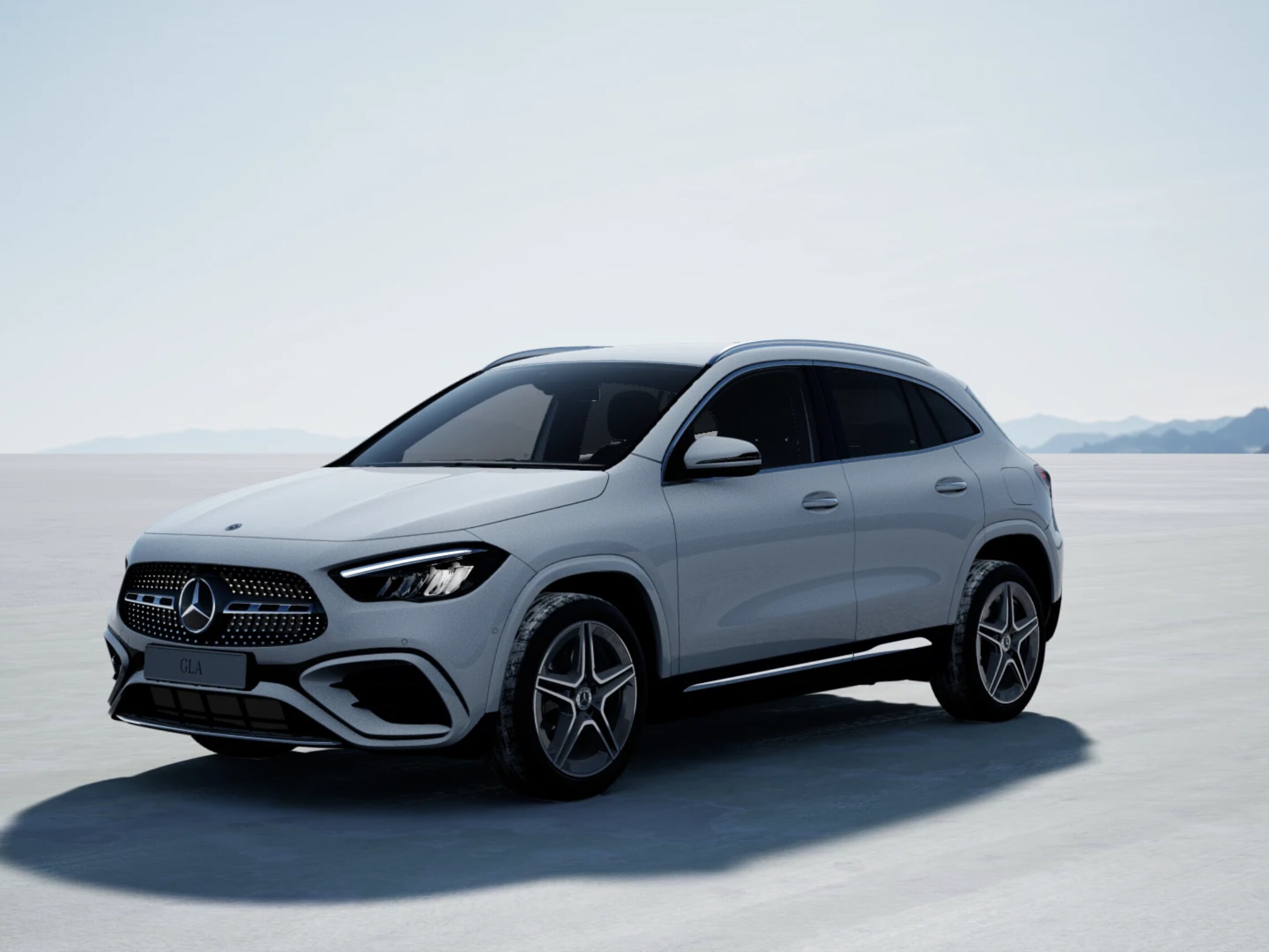 GLA vista frontale su sfondo con tramonto