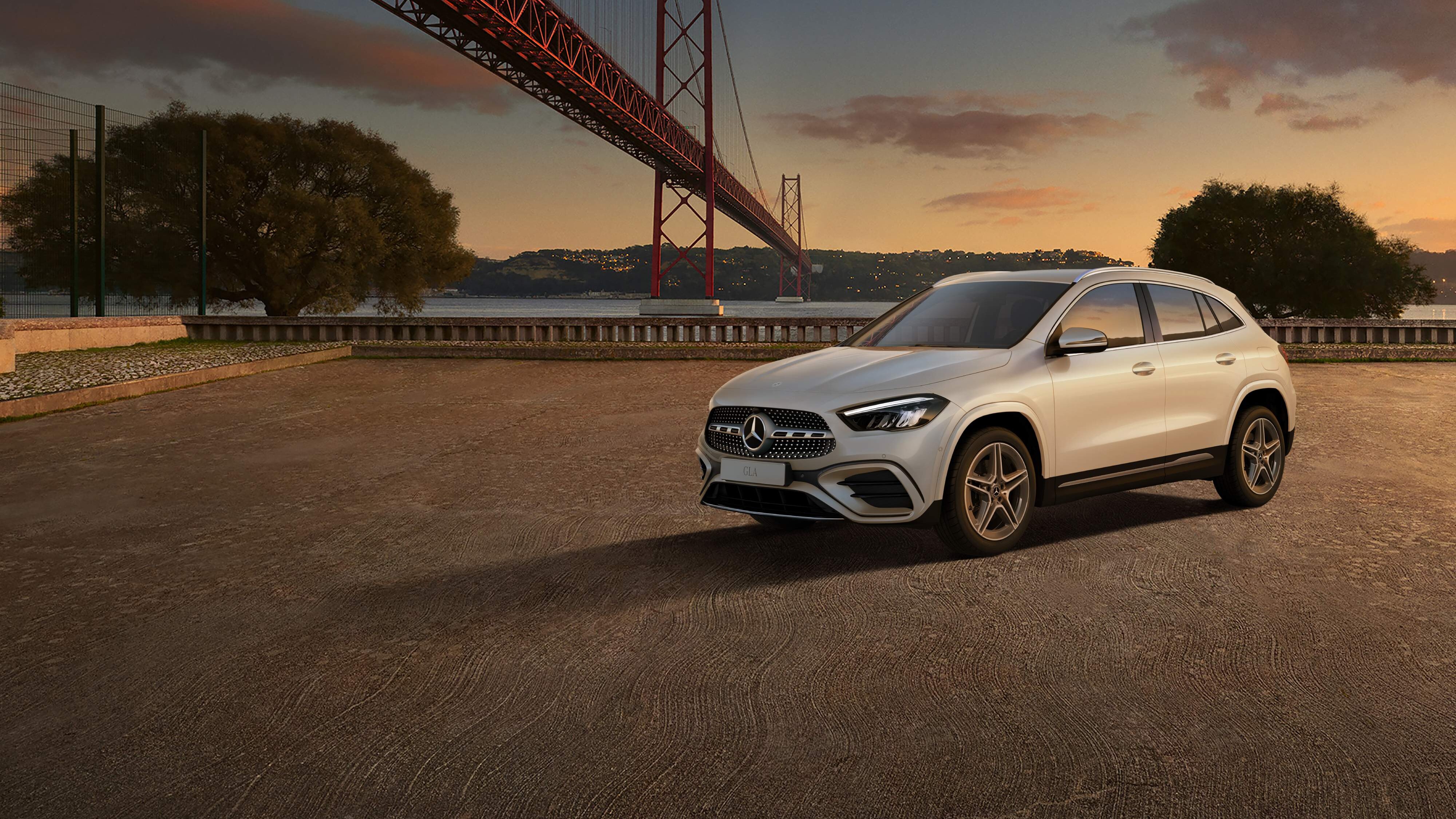 GLA con sullo sfondo un ponte