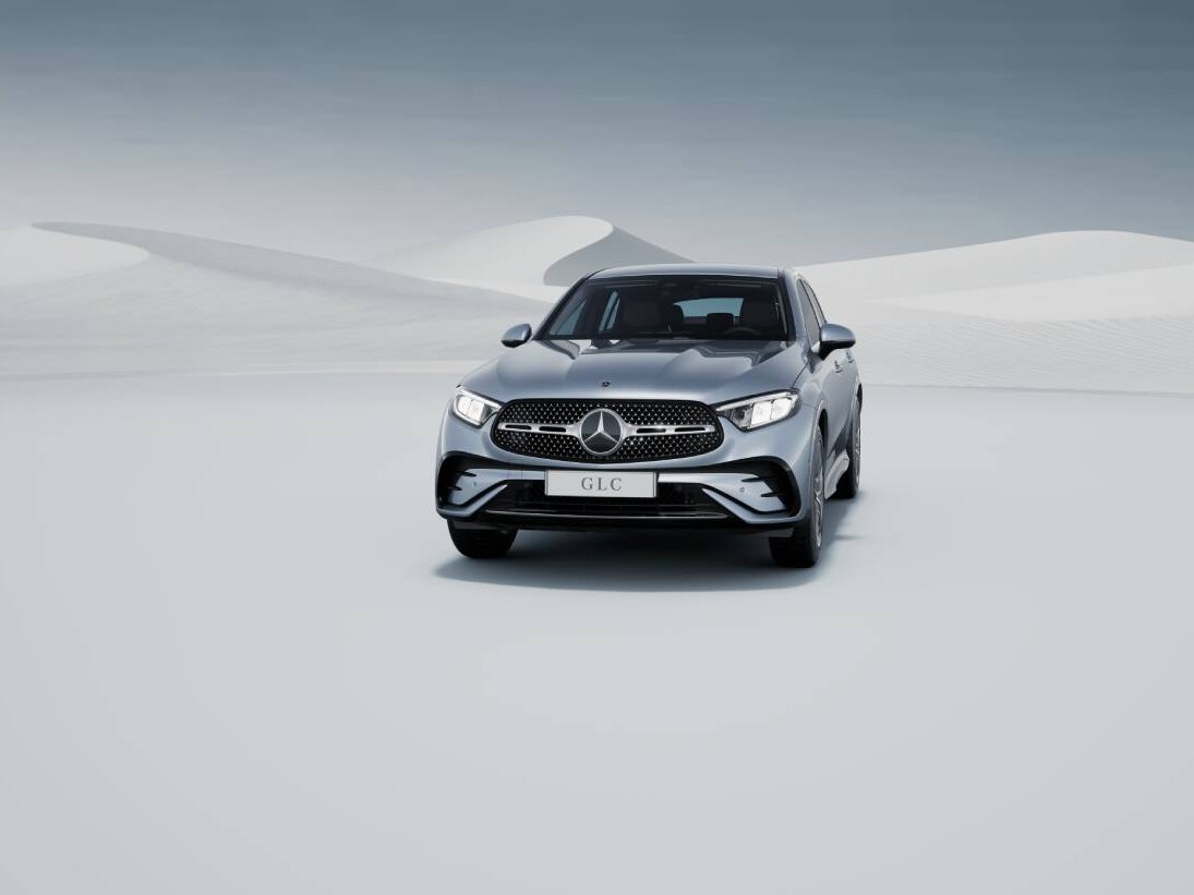 GLC Coupè vista frontale di colore grigio
