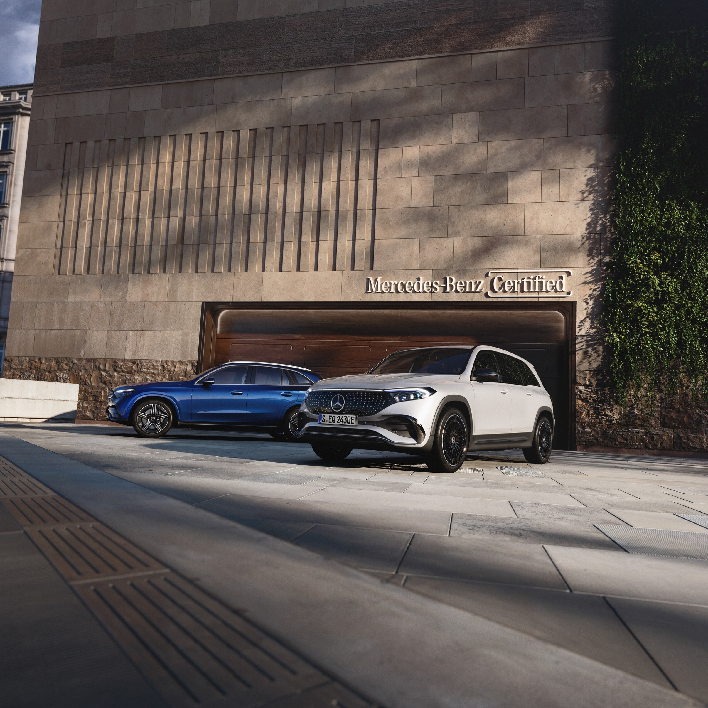 GLC Coupé coupè su una strada