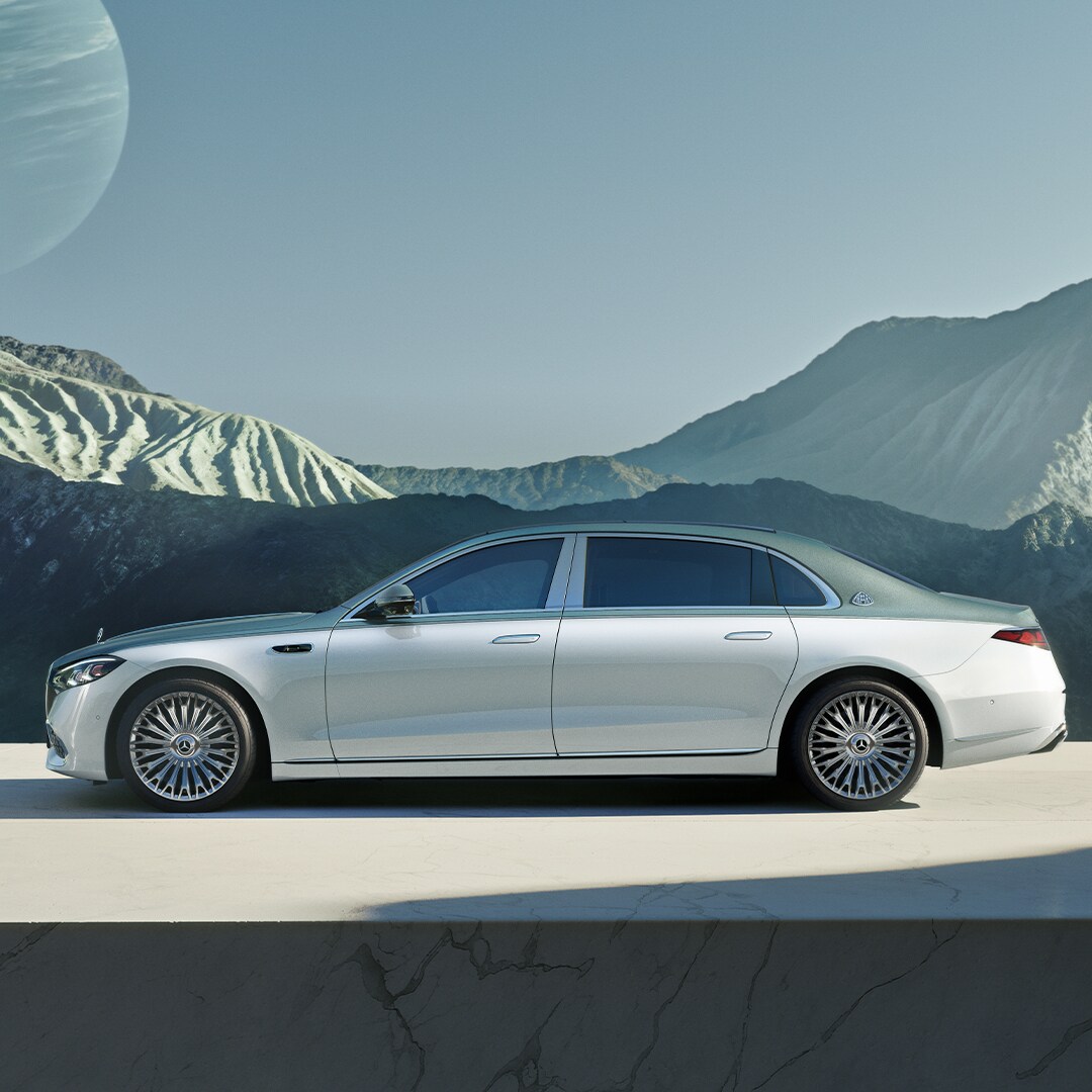 Nuova Classe S Maybach bicolore con vista laterale