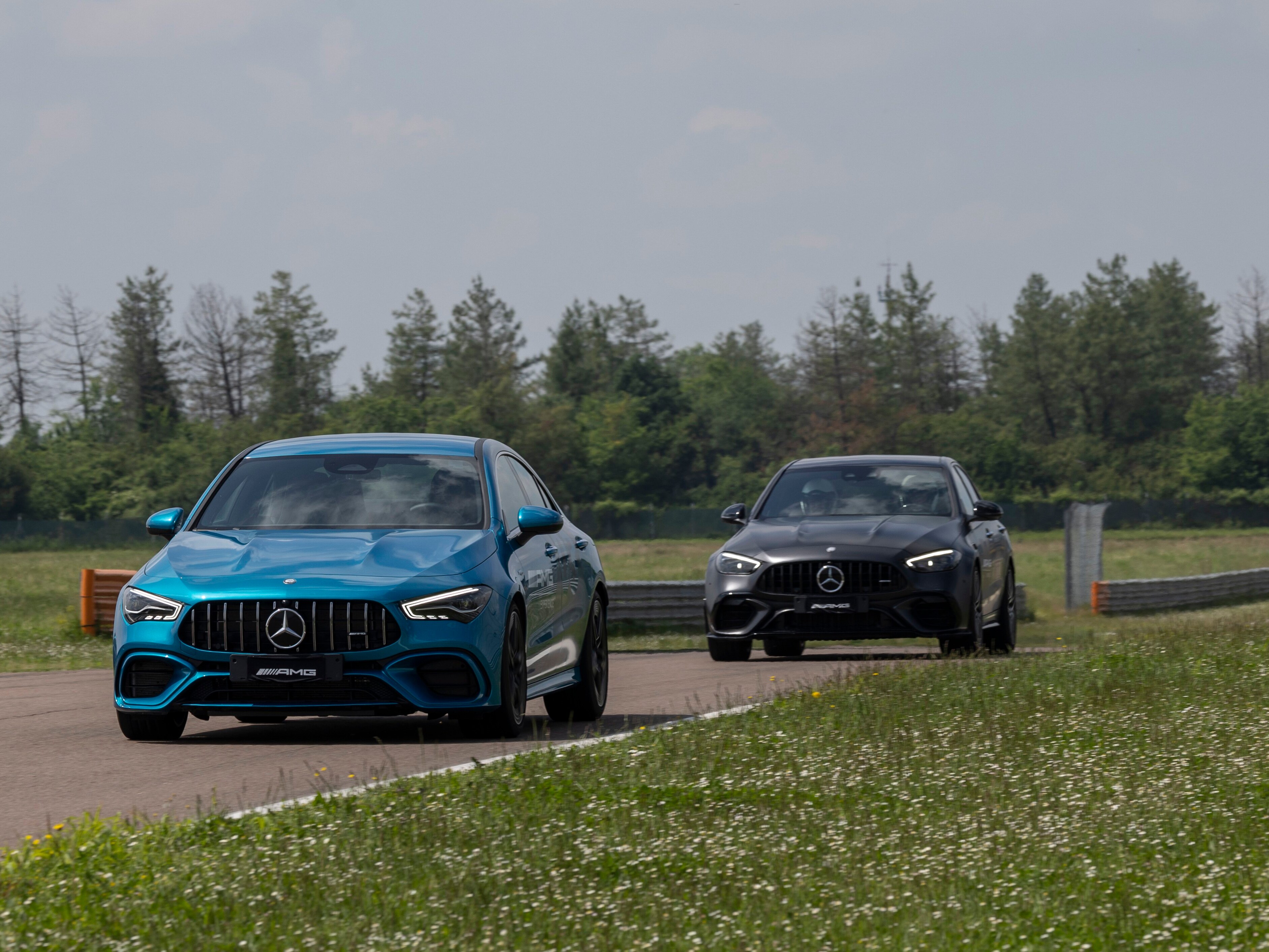 Due Mercedes-AMG in pista