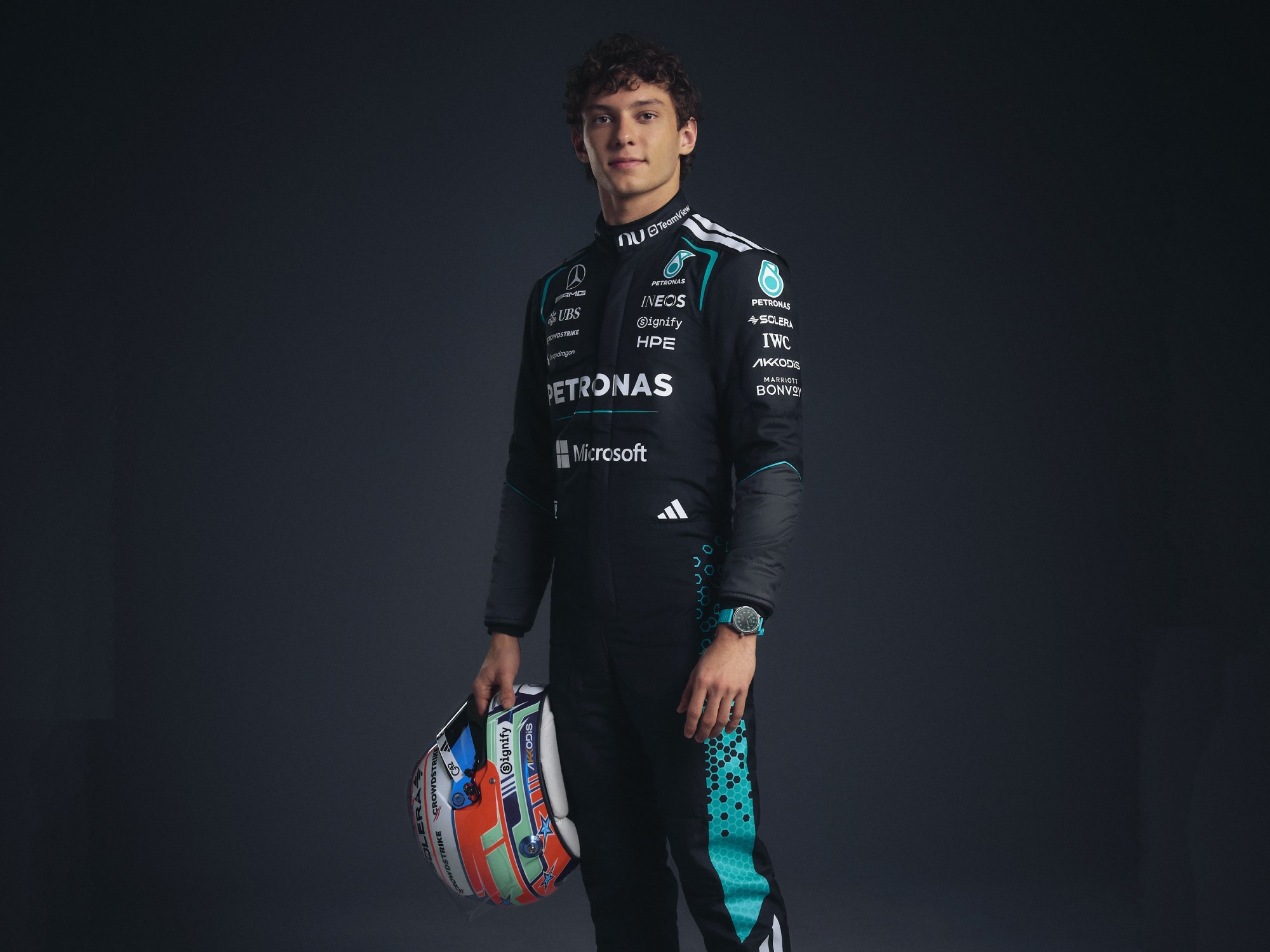 Andrea Kimi Antonelli | Mercedes-Benz Andrea Kimi Antonelli con la tuta da pilota