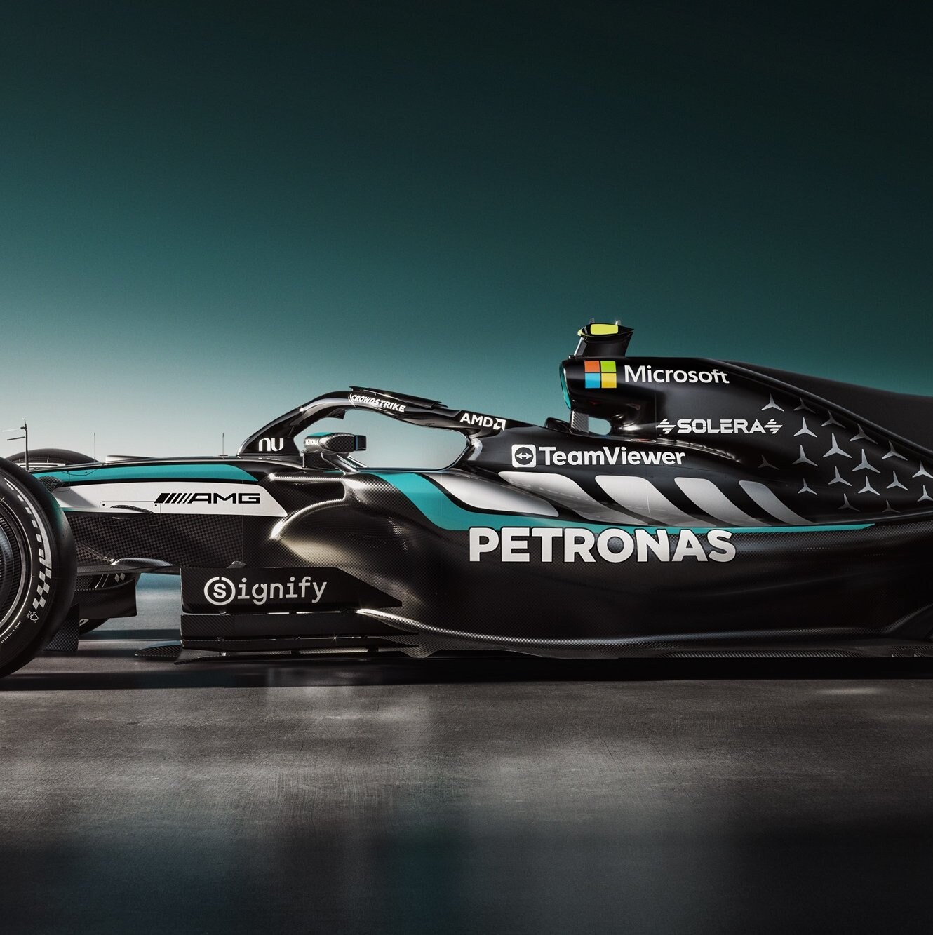 Vista laterale dela Mercedes-AMG W17 E Performance