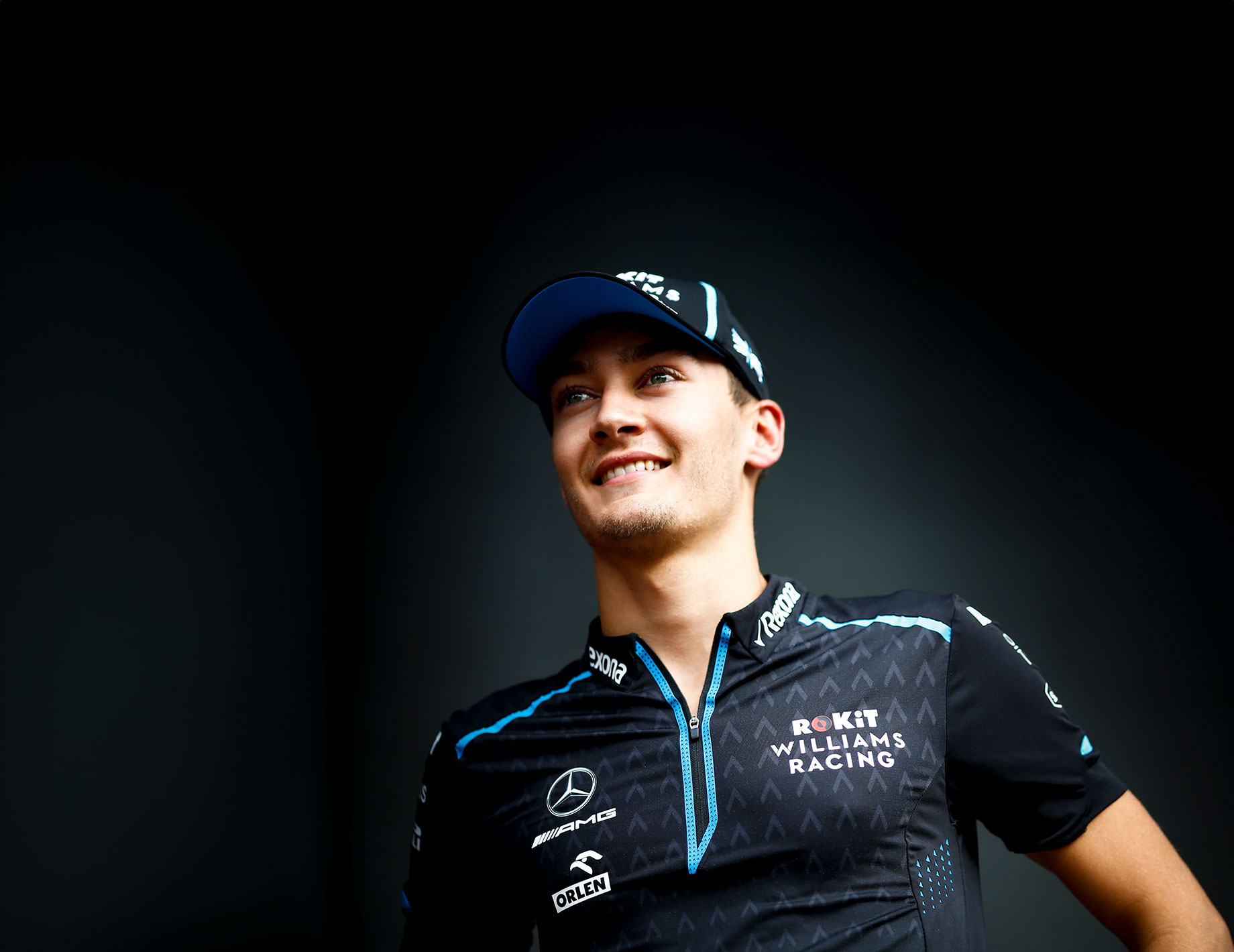 George Russell | Mercedes-Benz George Russell con la polo del Team Merceds-AMG Petronas