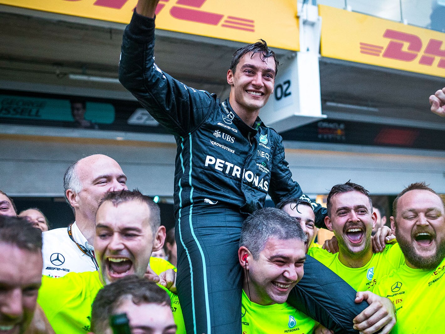 George Russell festeggia la prima vittoria in F1