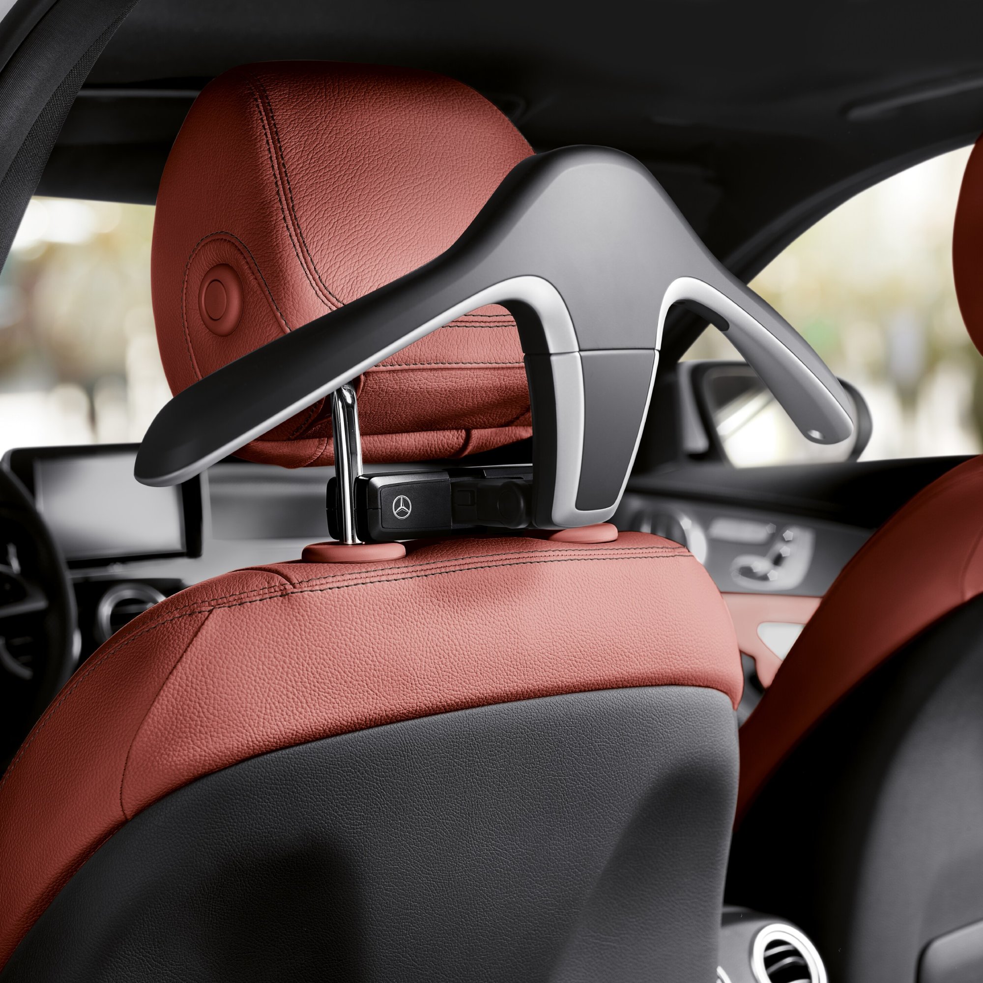 Mercedes-Benz Vans Appendiabiti in un furgone Mercedes-Benz