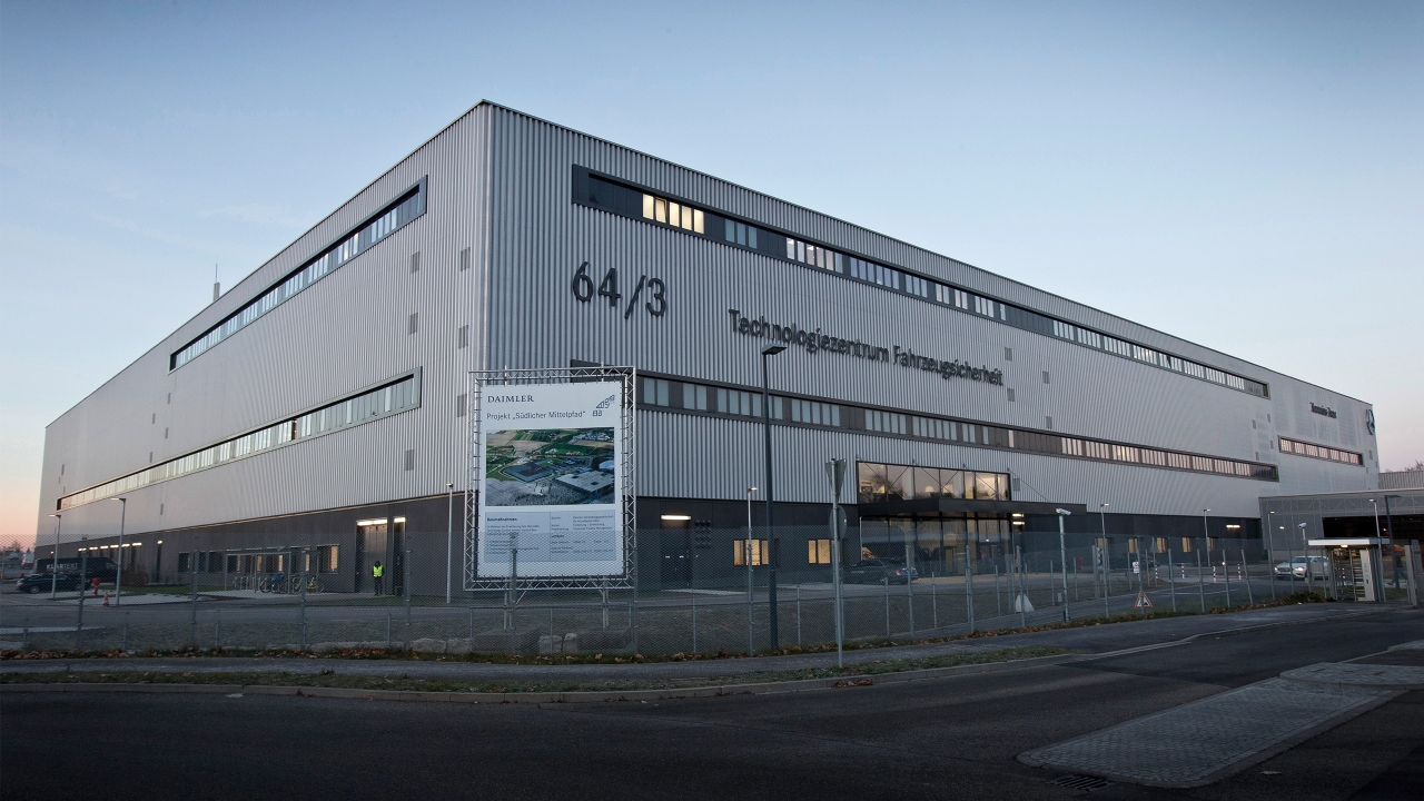 Sicurezza | Mercedes-Benz Il centro di sicurezza che si trova a Sindelfingen