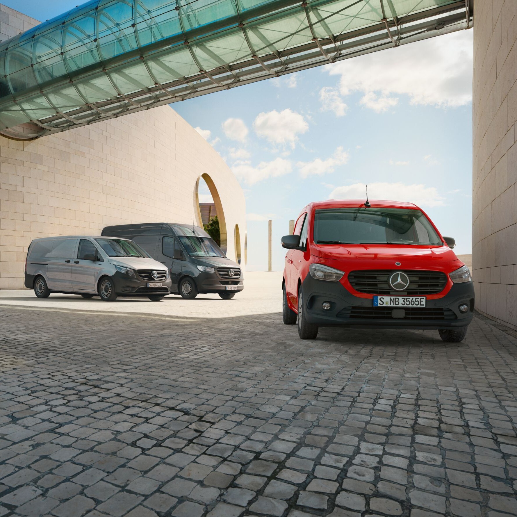 electric range | Mercedes-Benz Vans