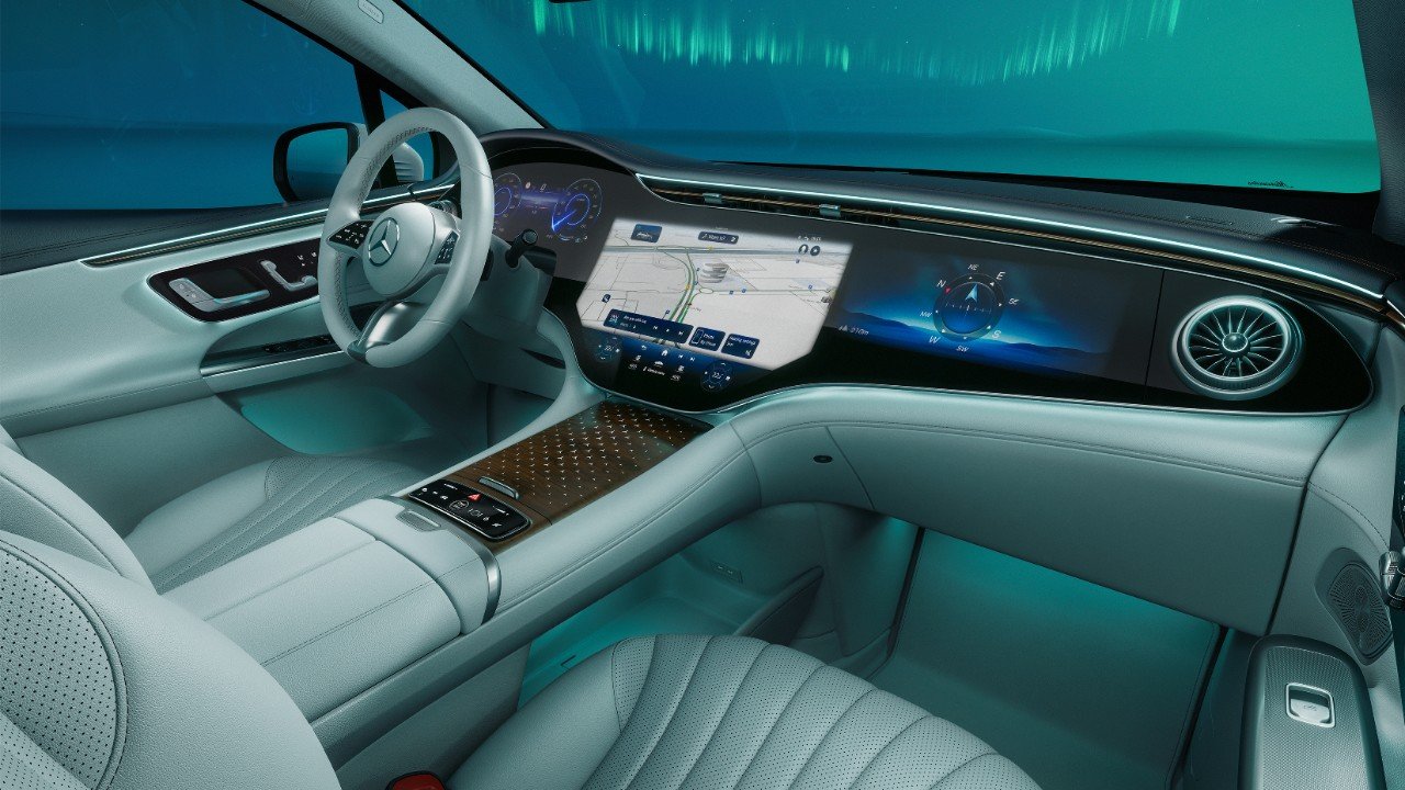 MBUX Hyperscreen in EQE SUV di Mercedes-EQ.